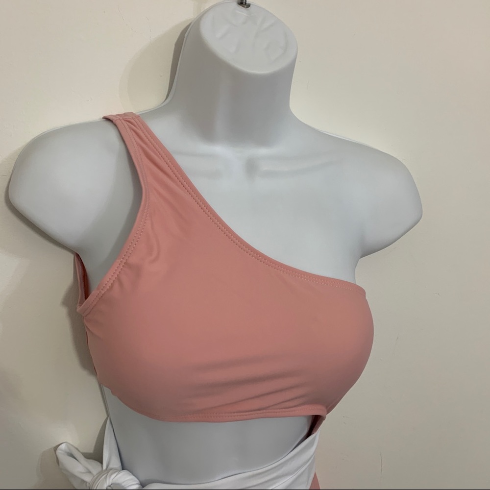 Shein bathing suit is like new. Size small - Picture 6 of 9